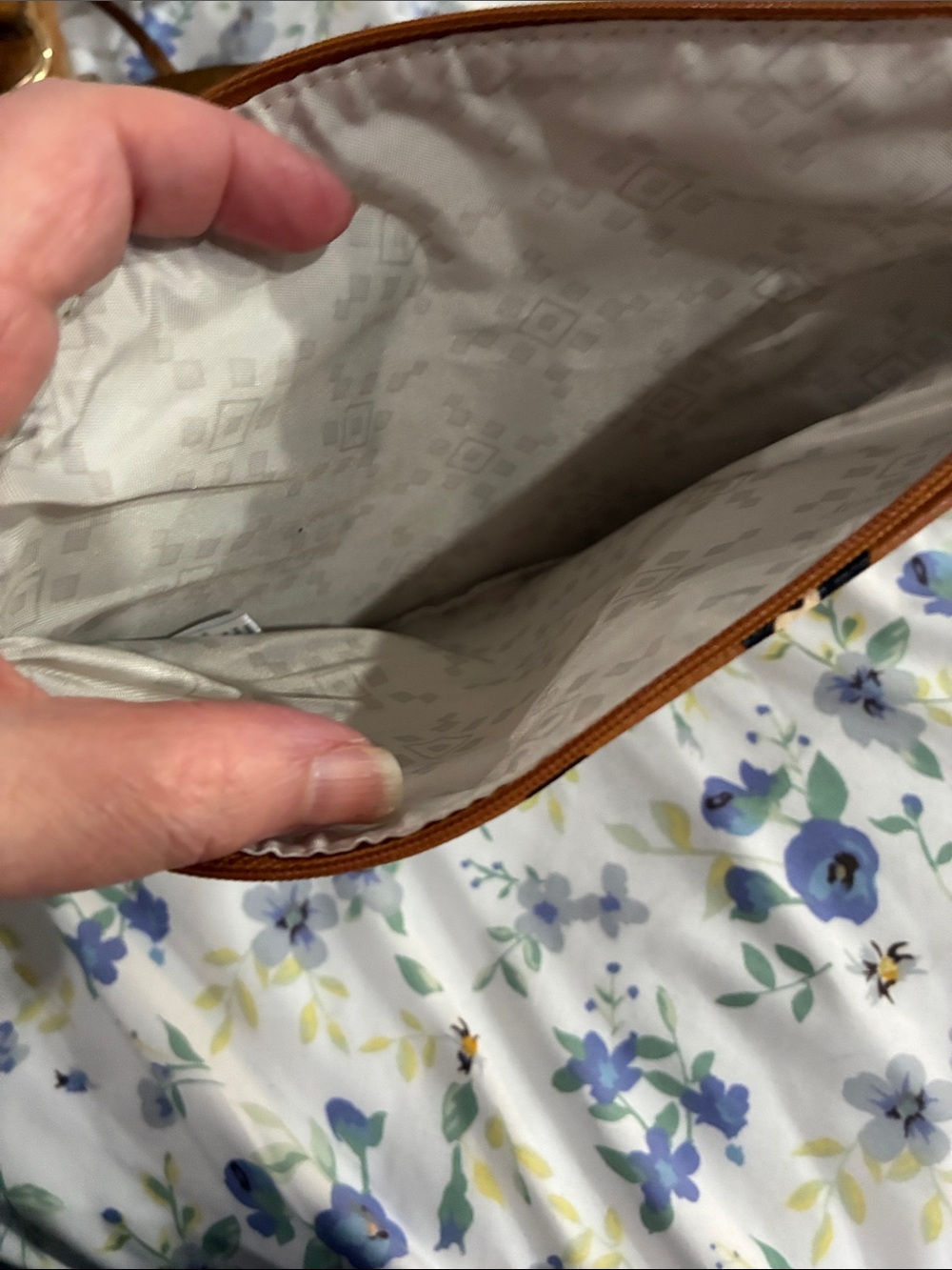 Leopard Print Tan Zip Pouch - Picture 2 of 4